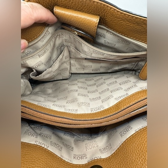 Michael Kors Taupe Pebbled Leather With Brown Trim Hamilton Satchel Shoulder Bag - Picture 10 of 10